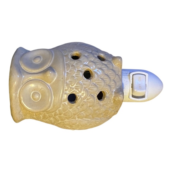 Ceramic Mini Owl plug in Candle Wax and Oil Warmer, night light - Picture 13 of 14
